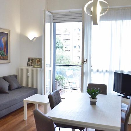 New Renovated Apartment With Balcony Porta Romana Mediolan Zewnętrze zdjęcie