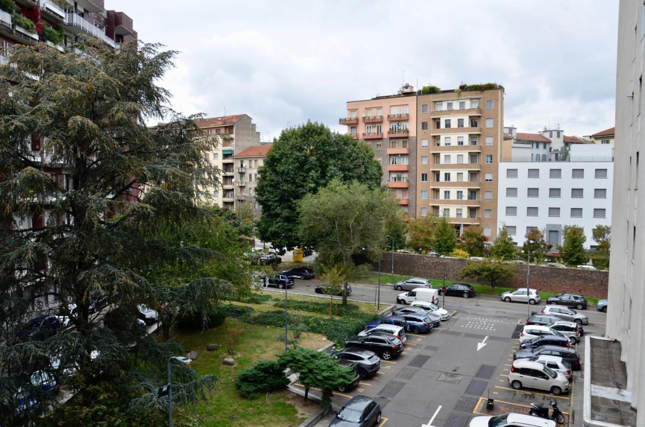 New Renovated Apartment With Balcony Porta Romana Mediolan Zewnętrze zdjęcie