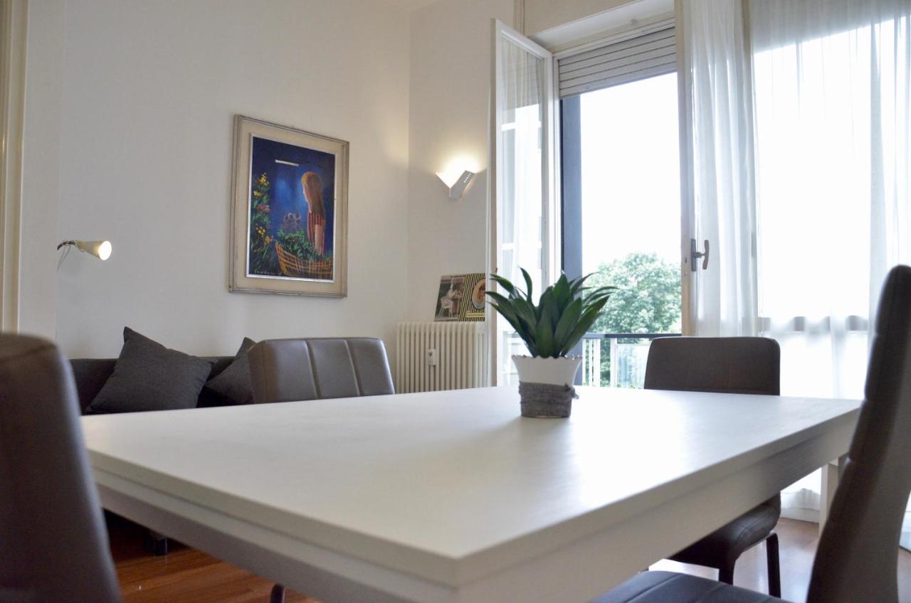 New Renovated Apartment With Balcony Porta Romana Mediolan Zewnętrze zdjęcie